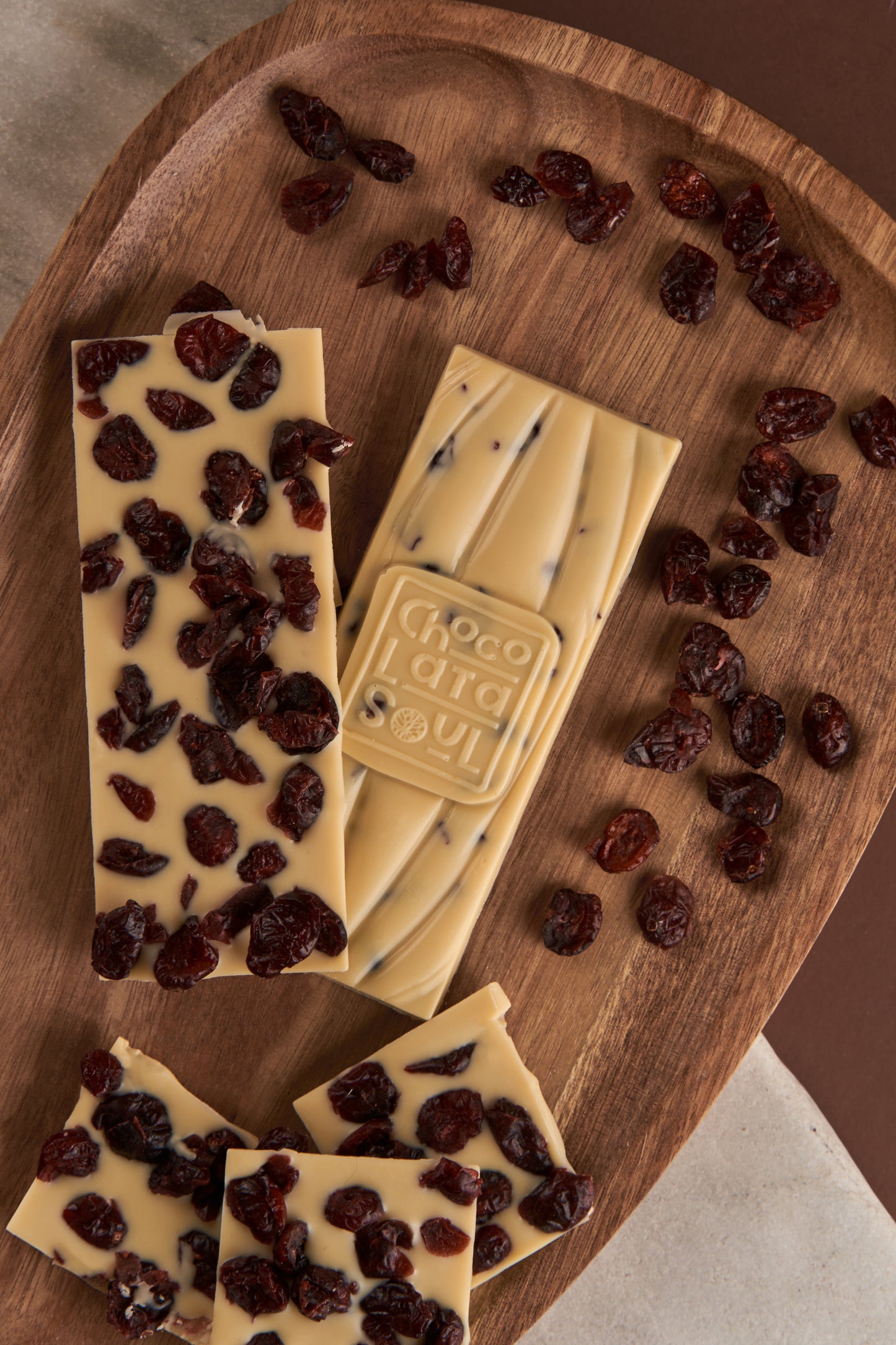 CHOCOLATE BLANCO CON ARÁNDANOS