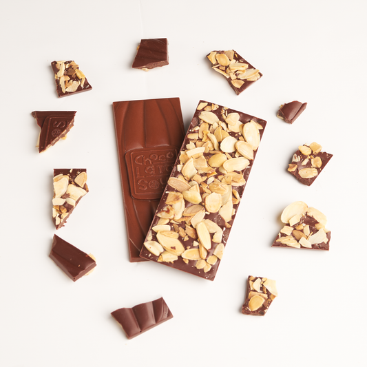 CHOCOLATE CREMOSO CON  ALMENDRAS TOSTADAS